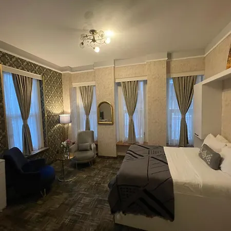 Aparthotel Es Moda Istanboel