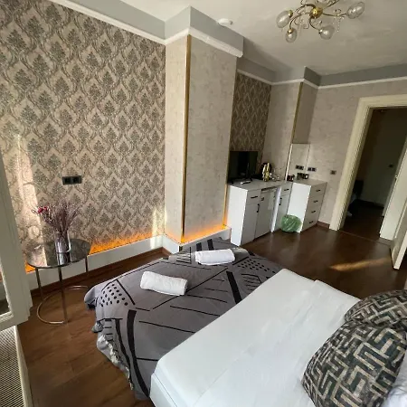 Es Moda מלון דירות 3*